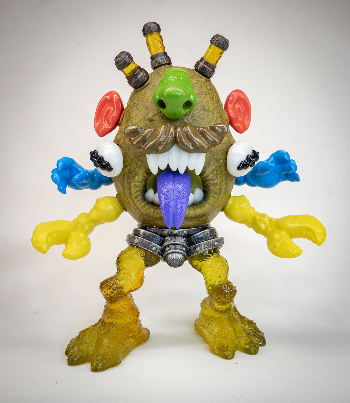 MR MUTATO HEAD
